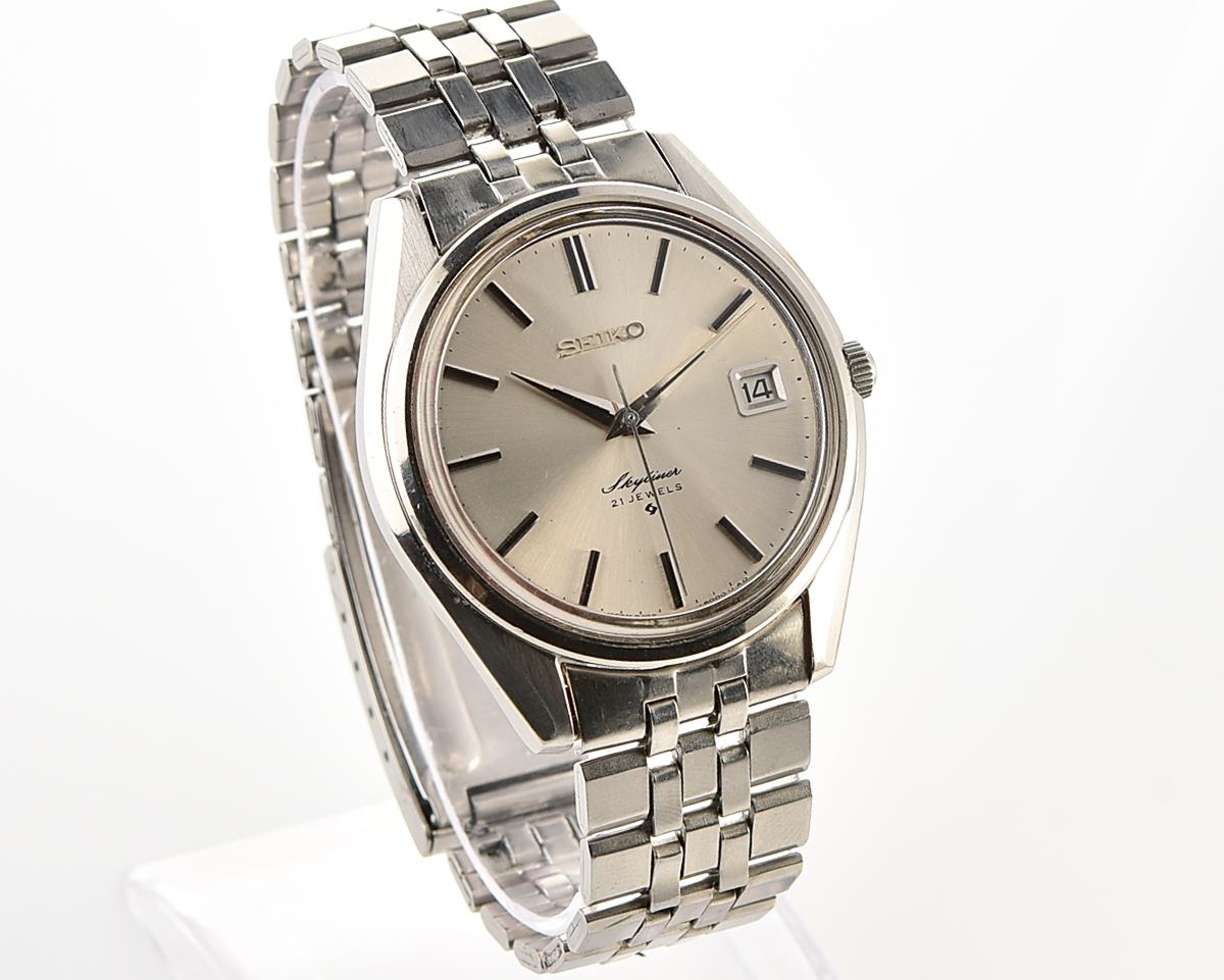 Vintage Seiko Skyliner Calendar Manual Wind 21J Dress Watch from November 1968