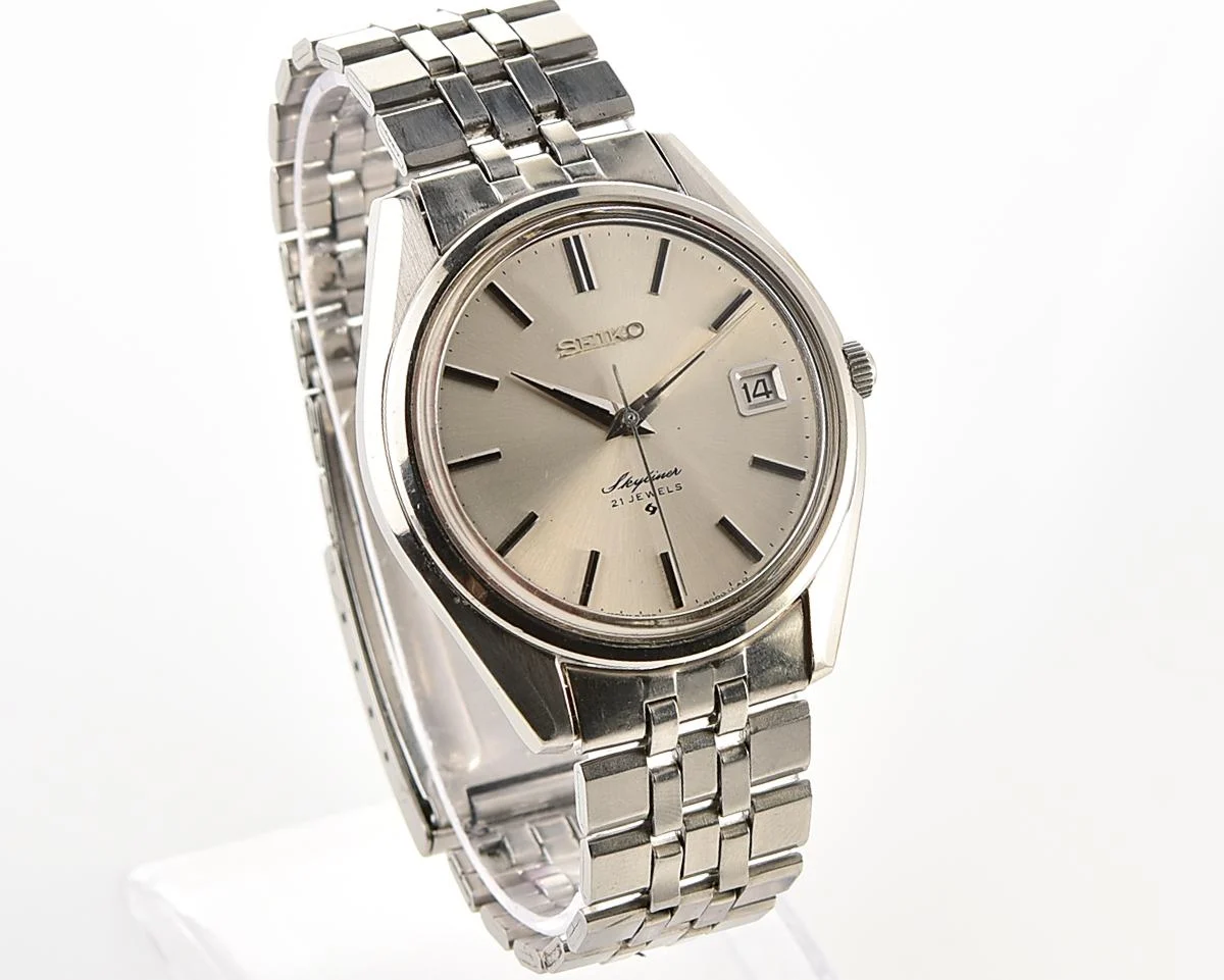 Vintage Seiko Skyliner Calendar Manual Wind 21J Dress Watch from November 1968