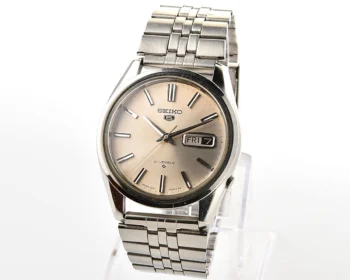 Vintage Seiko 5 – Silver Sunburst Day-Date Automatic from December 1967