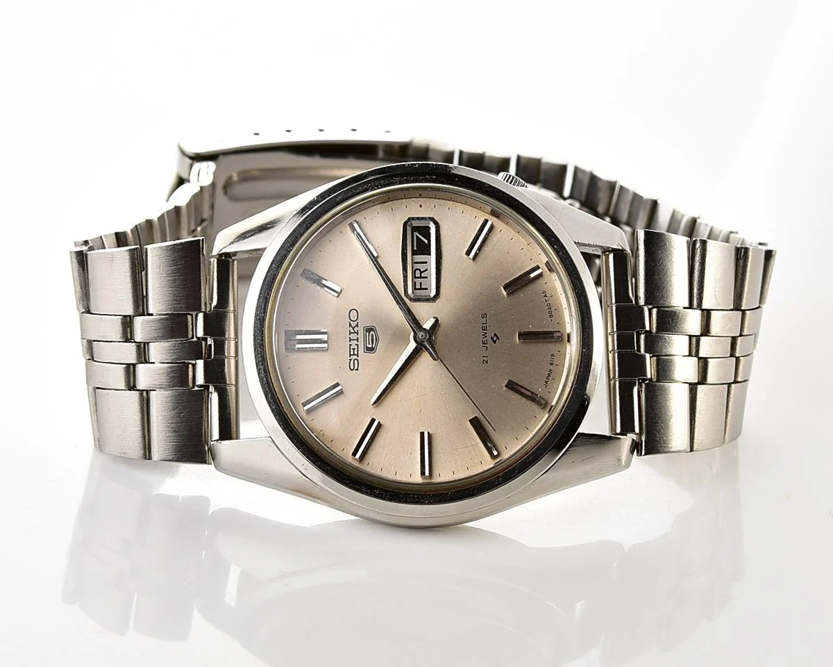 Vintage Seiko 5 – Silver Sunburst Day-Date Automatic from December 1967