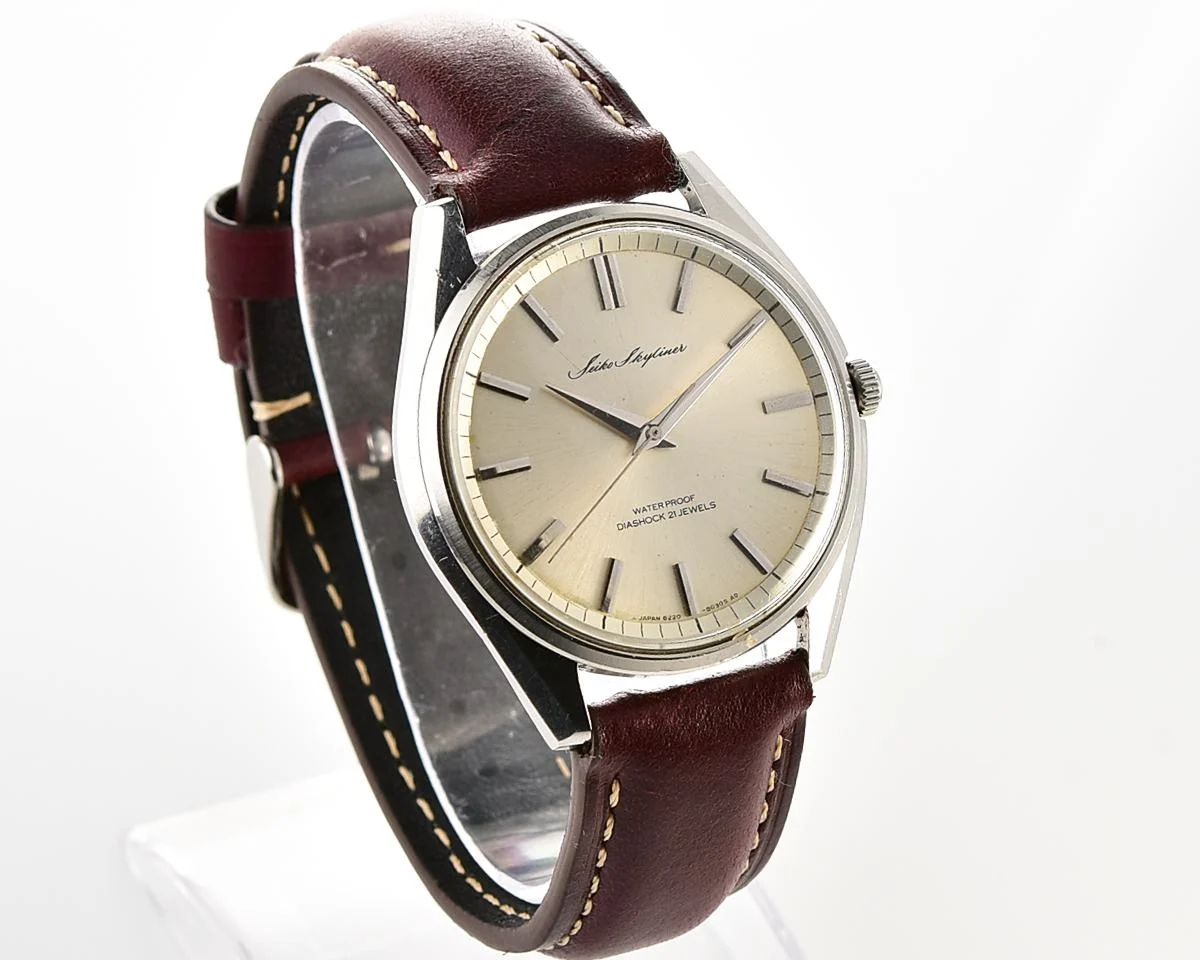 Vintage Seiko Skyliner 21 jewels manual wind with seahorse caseback, from August 1966