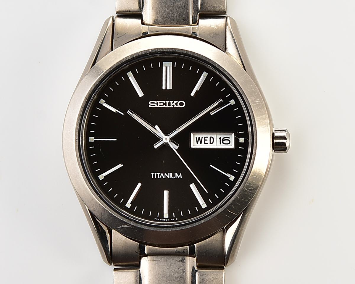Vintage Seiko Titanium Day-Date Quartz (Ref. 7N43-0AN0) - Ultra-Lightweight Everyday Classic