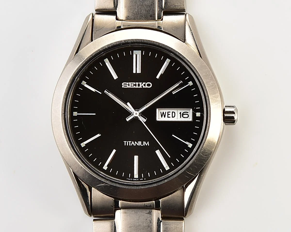 Vintage Seiko Titanium Day-Date Quartz (Ref. 7N43-0AN0) - Ultra-Lightweight Everyday Classic