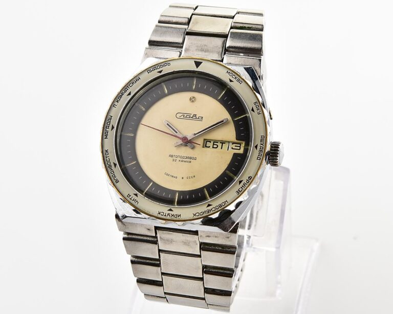 RARE: Slava mechanical watch with 32 jewels automatic mechanical movement!