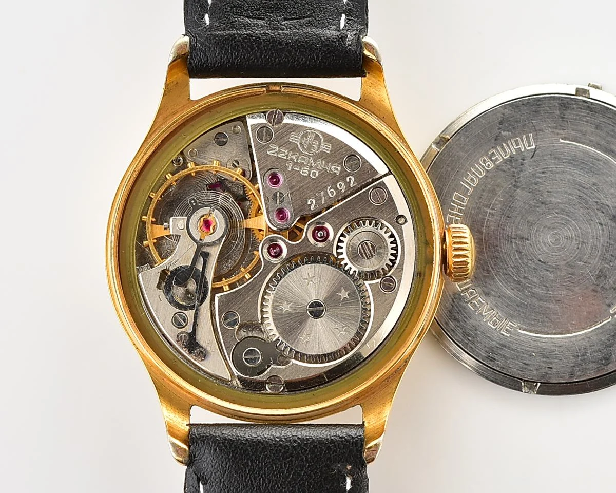 Soviet gold-plated Volna 22 jewels vintage mechanical watch