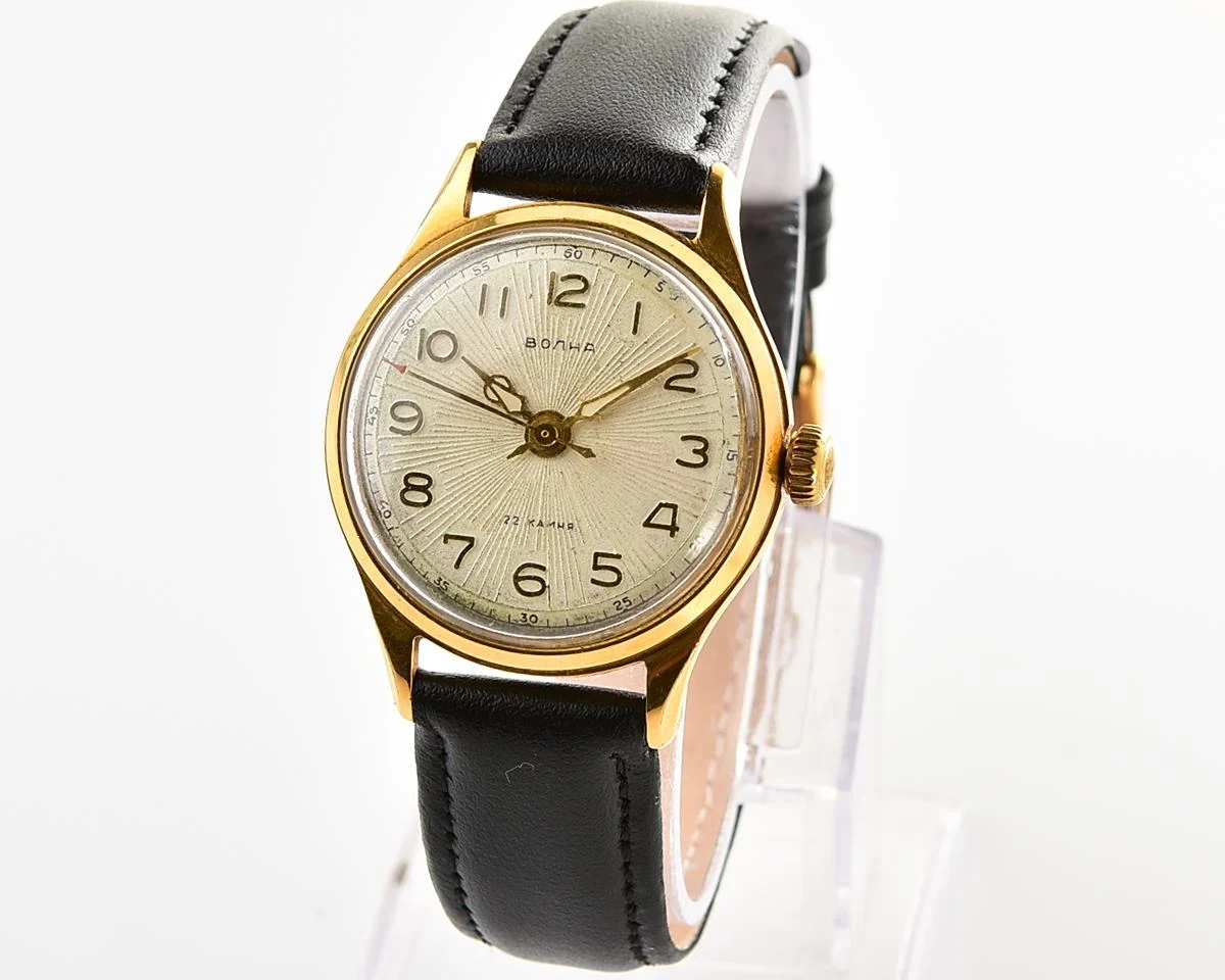 Soviet gold-plated Volna 22 jewels vintage mechanical watch