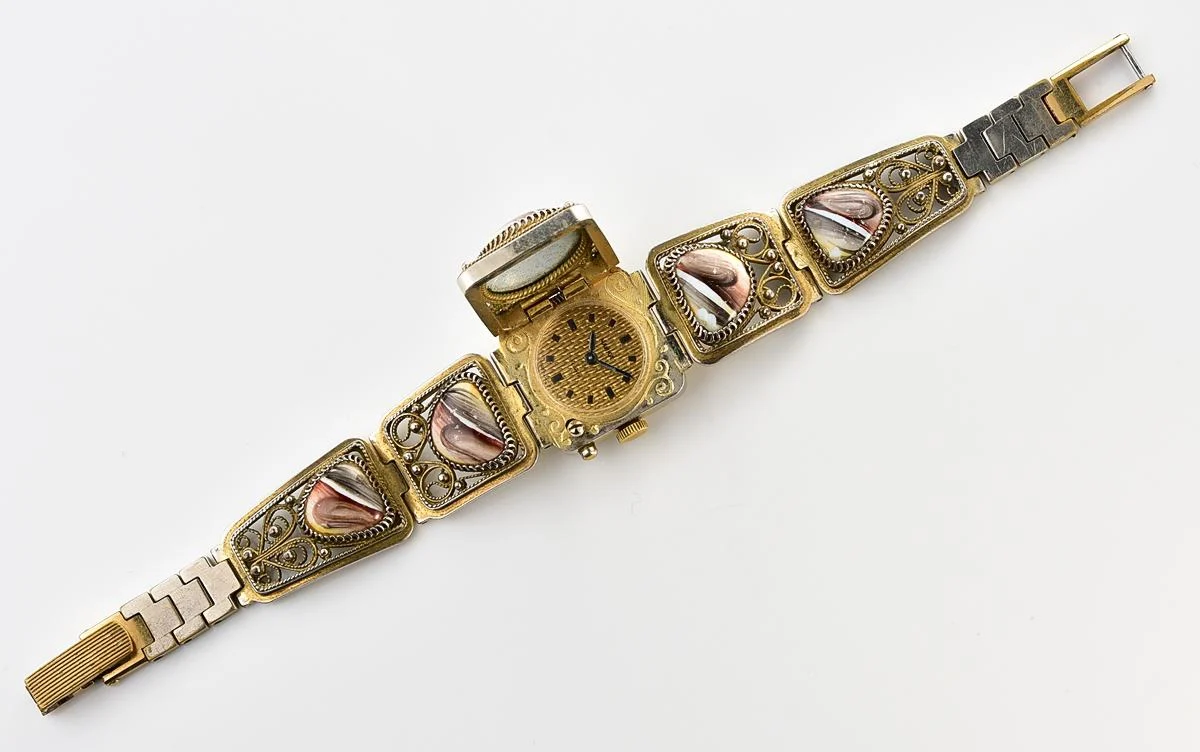 Chaika vintage wristwatch for ladies with stylish ceramic bracelet