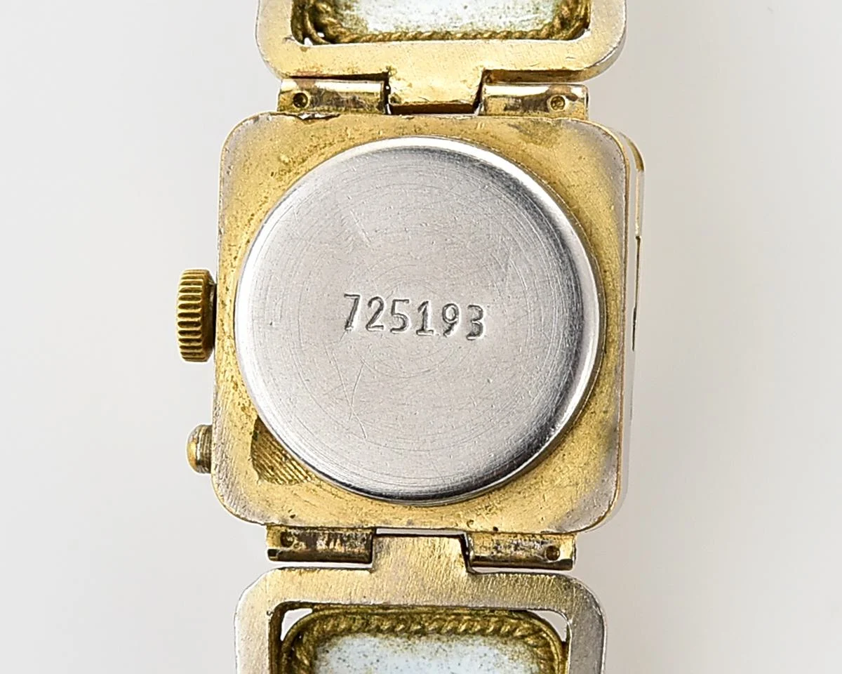 Chaika vintage wristwatch for ladies with stylish ceramic bracelet