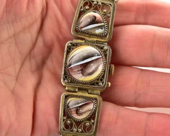 Chaika vintage wristwatch for ladies with stylish ceramic bracelet