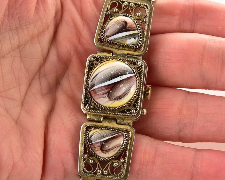 CHAIKA vintage wristwatch for ladies with stylish ceramic bracelet