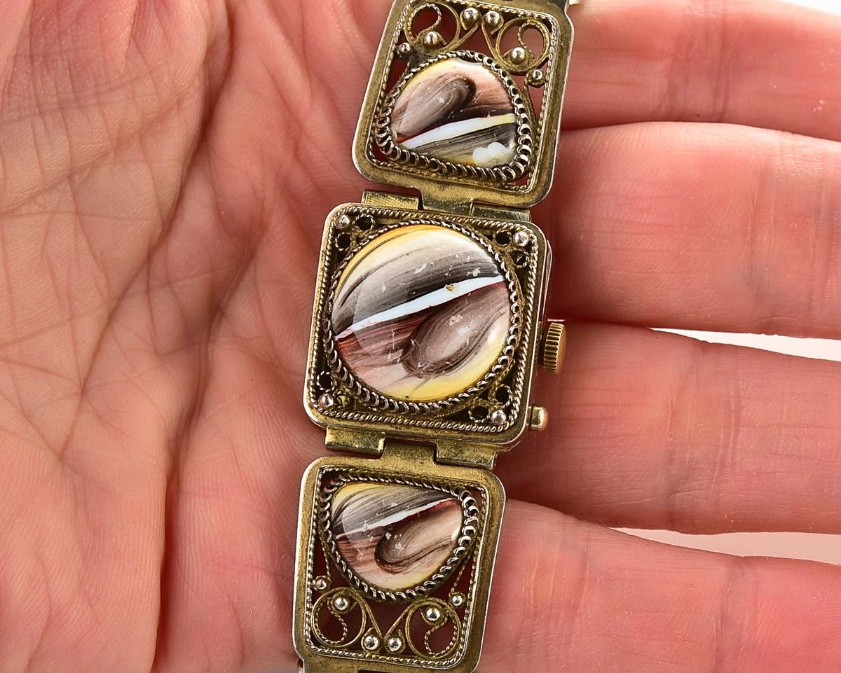 Chaika vintage wristwatch for ladies with stylish ceramic bracelet