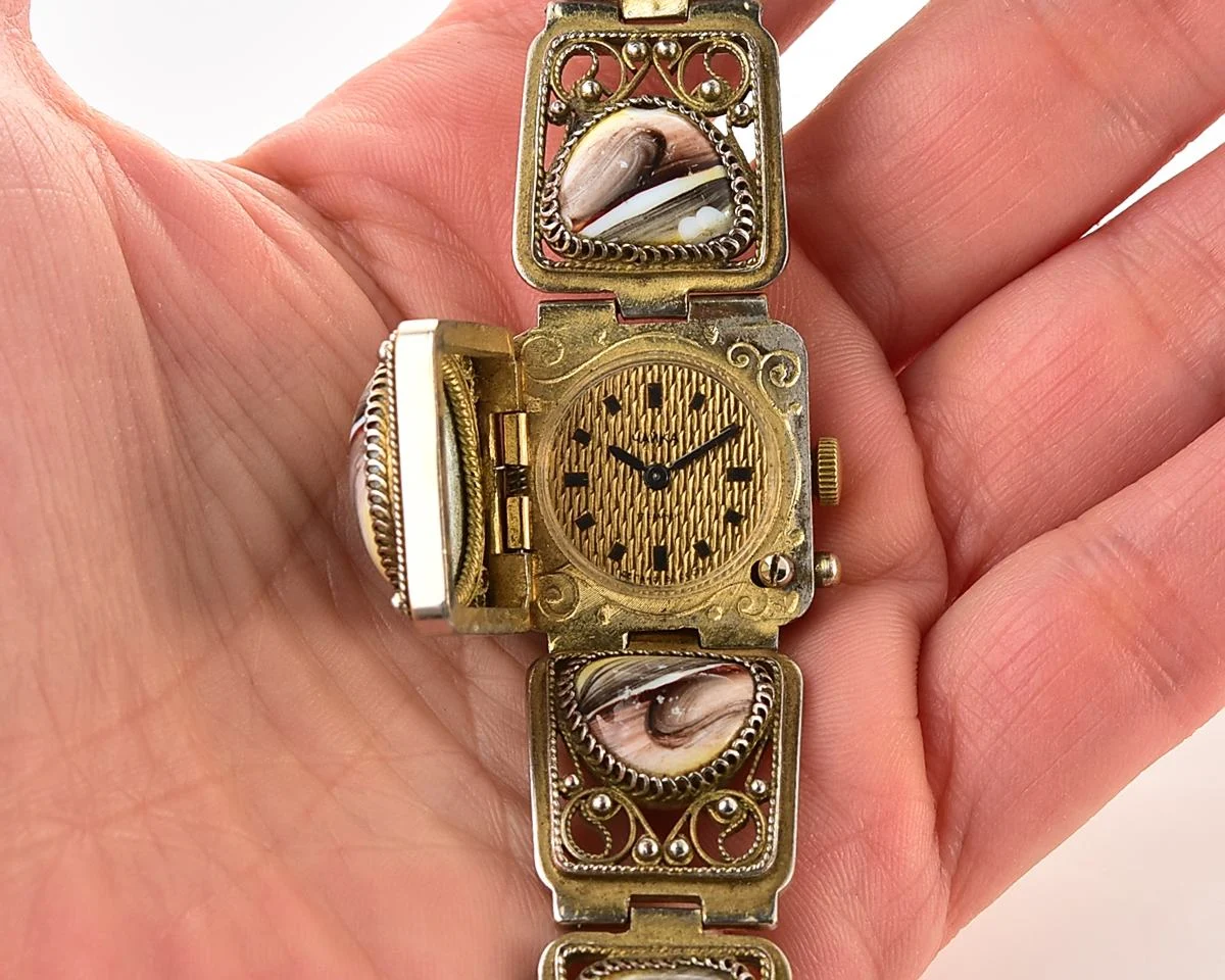 Chaika vintage wristwatch for ladies with stylish ceramic bracelet