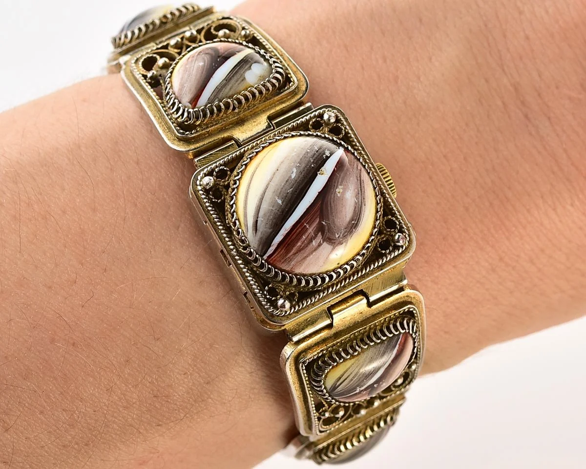 Chaika vintage wristwatch for ladies with stylish ceramic bracelet