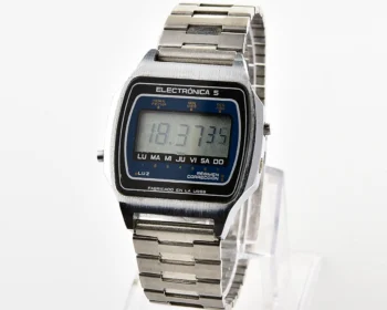 Rare Soviet vintage USSR digital watch Electronika 5 - export verison for Spanish speaking world!