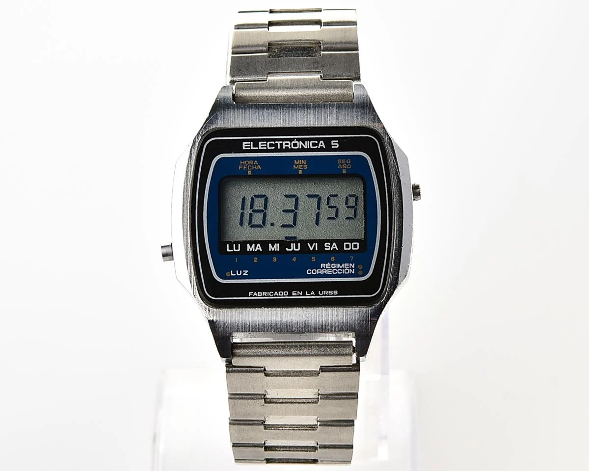 Rare Soviet vintage USSR digital watch Electronika 5 - export verison for Spanish speaking world!