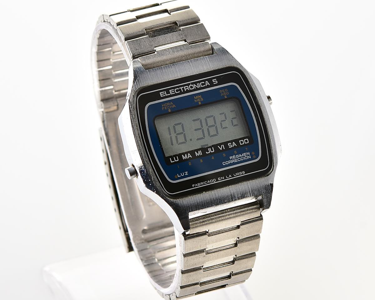 Rare soviet vintage USSR digital watch Electronika 5 - export verison for Spanish speaking world!