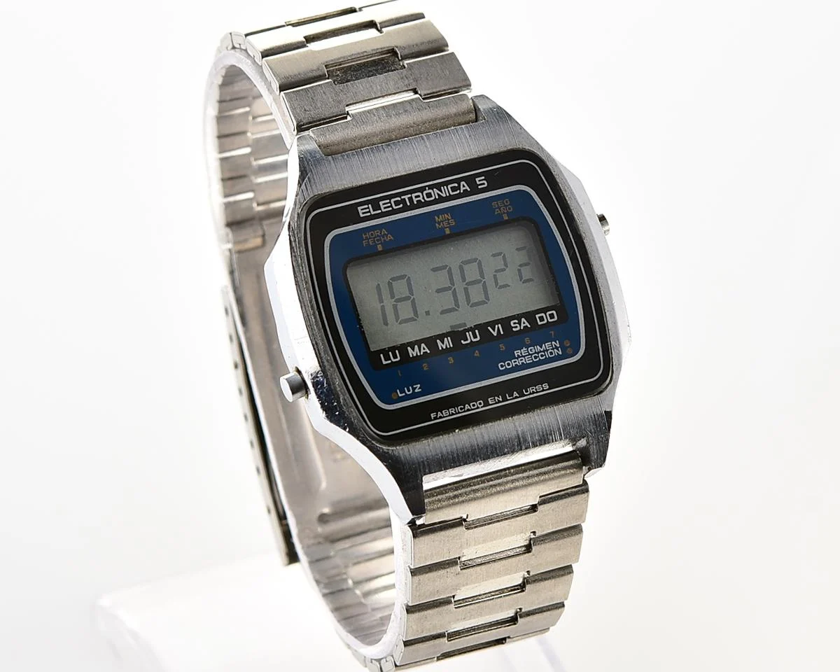 Rare Soviet vintage USSR digital watch Electronika 5 - export verison for Spanish speaking world!