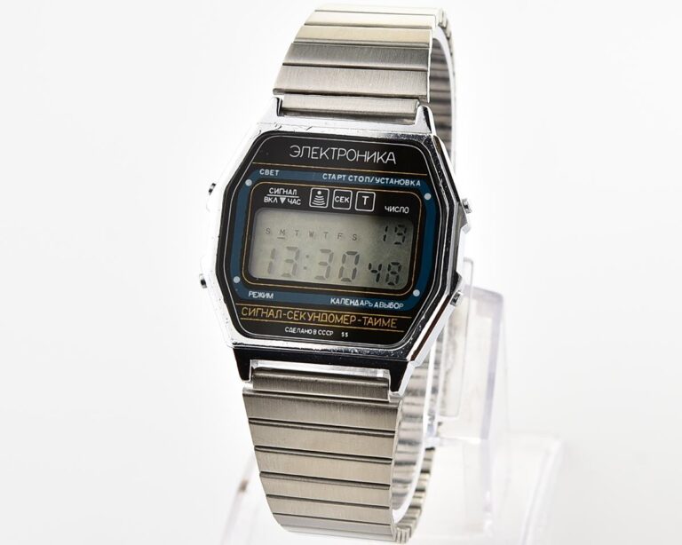Digital vintage USSR wristwatch Electronika 55 - alarm chronograph