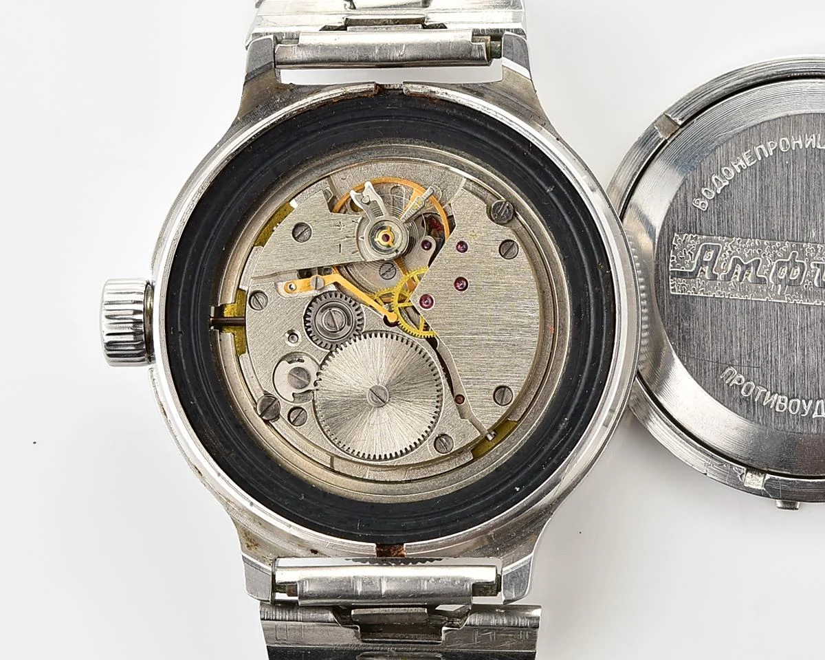 Soviet Vostok Amphibia mechanical watch – Komandirskie Submarine!