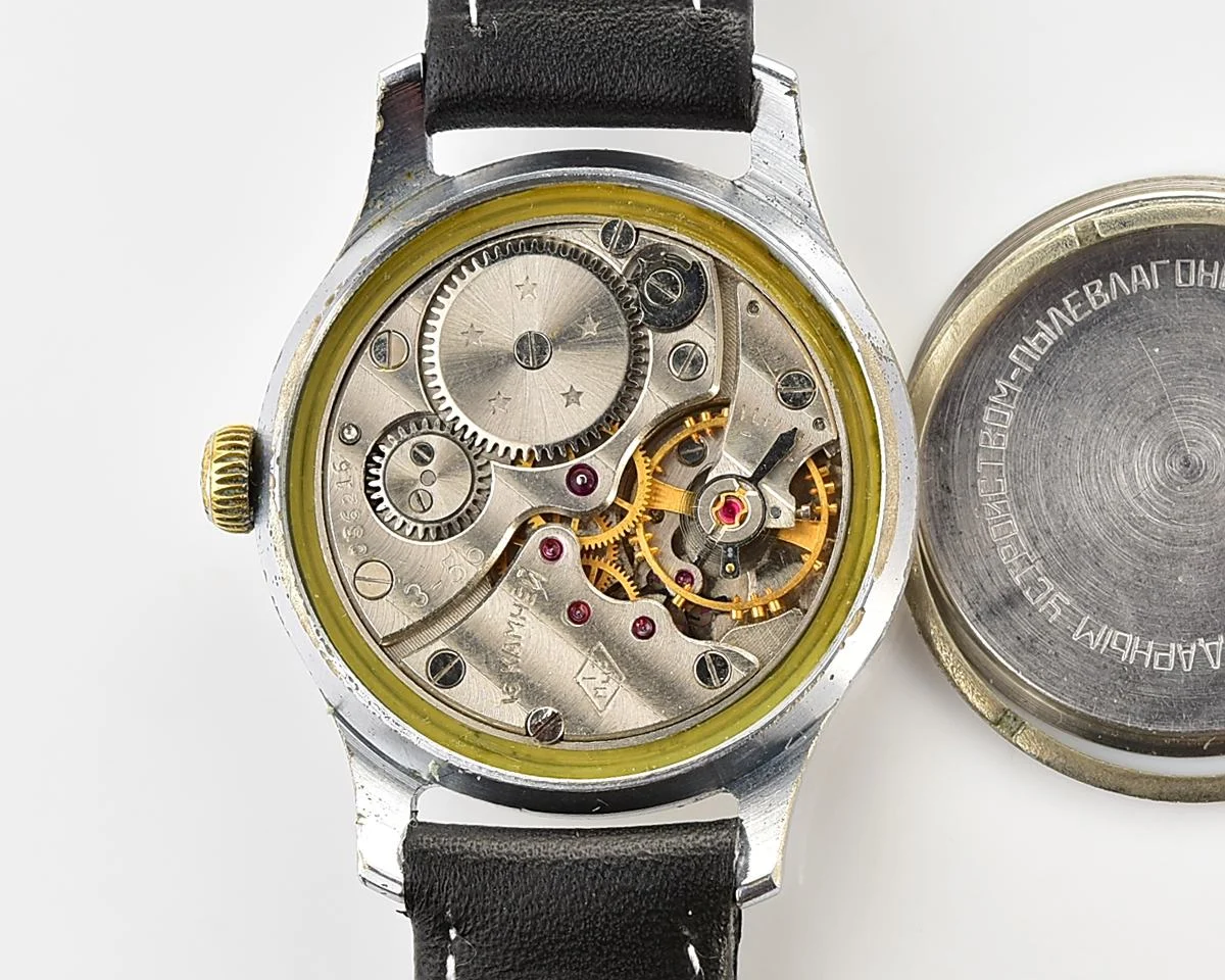 Excellent vintage Soviet Mayak mechanical watch, the 3rd quarter of 1956!