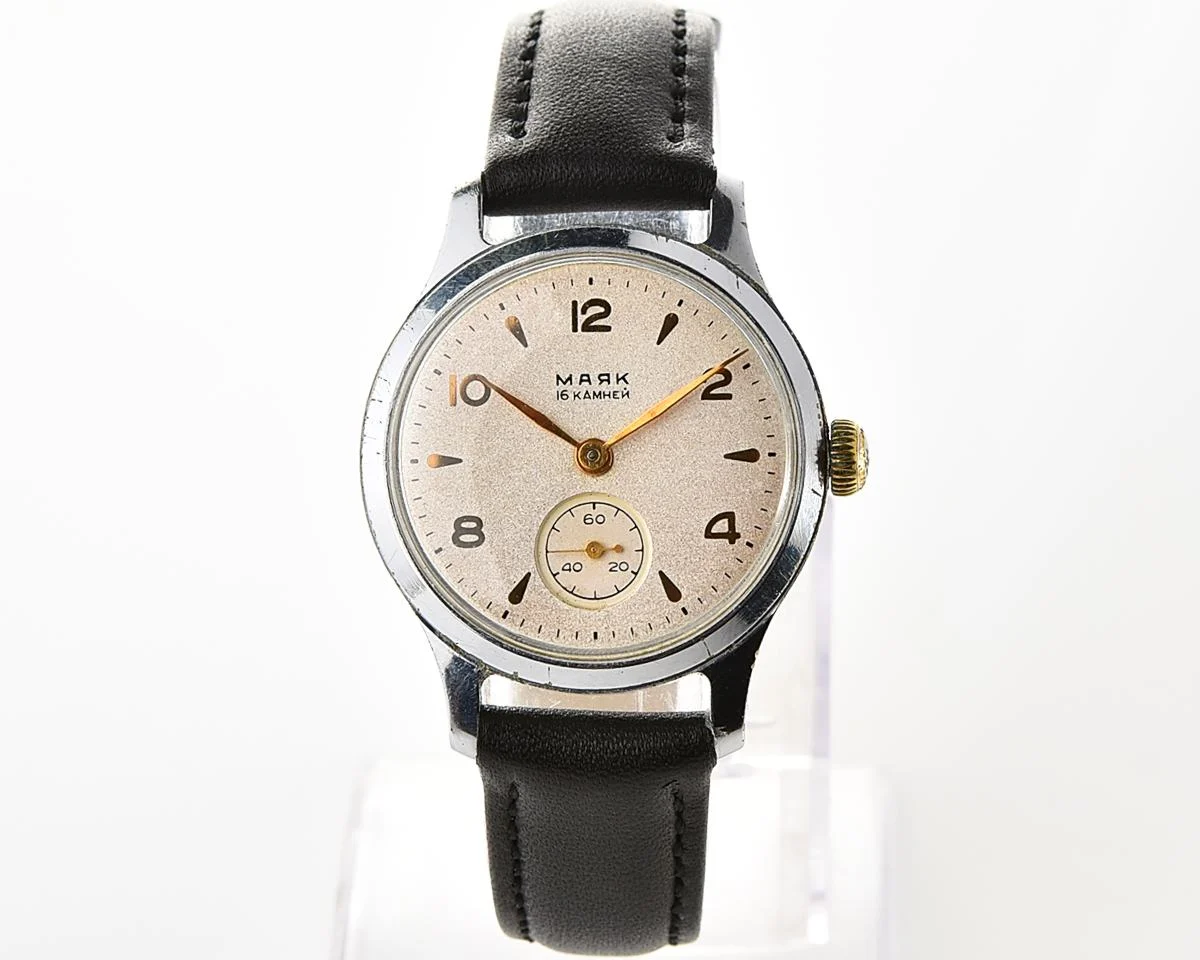 Excellent vintage Soviet Mayak mechanical watch, the 3rd quarter of 1956!