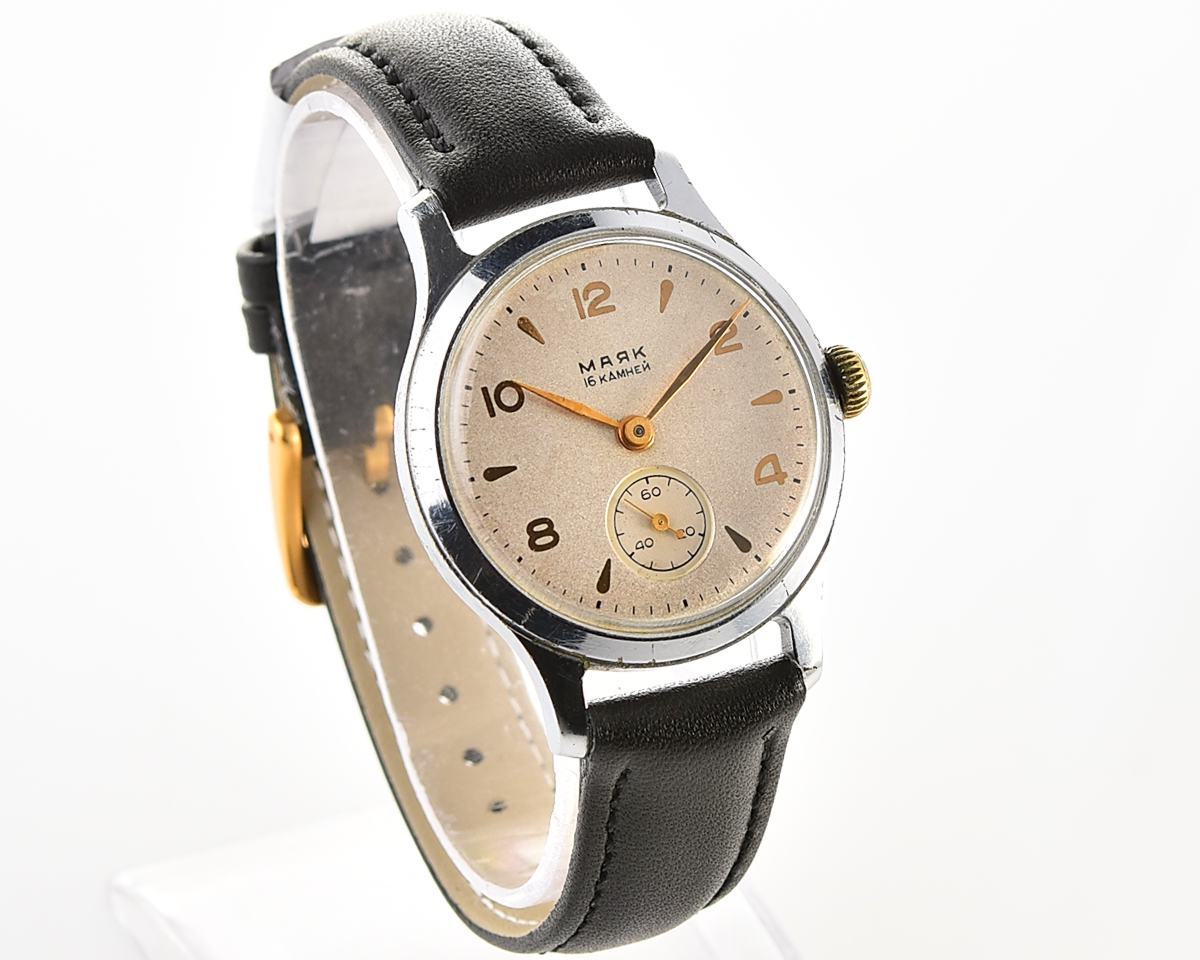 Excellent vintage soviet MAYAK mechanical watch, the 3rd quarter of 1956!