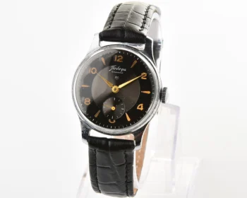 Excellent Soviet vintage mechanical Pobeda watch, 2MChZ from 4th quarter 1955!