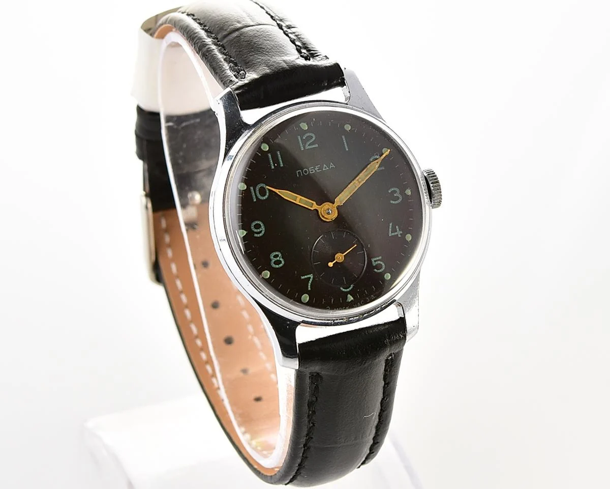 Excellent vintage Soviet mechanical Pobeda watch, 2MChZ from 4th quarter 1957!