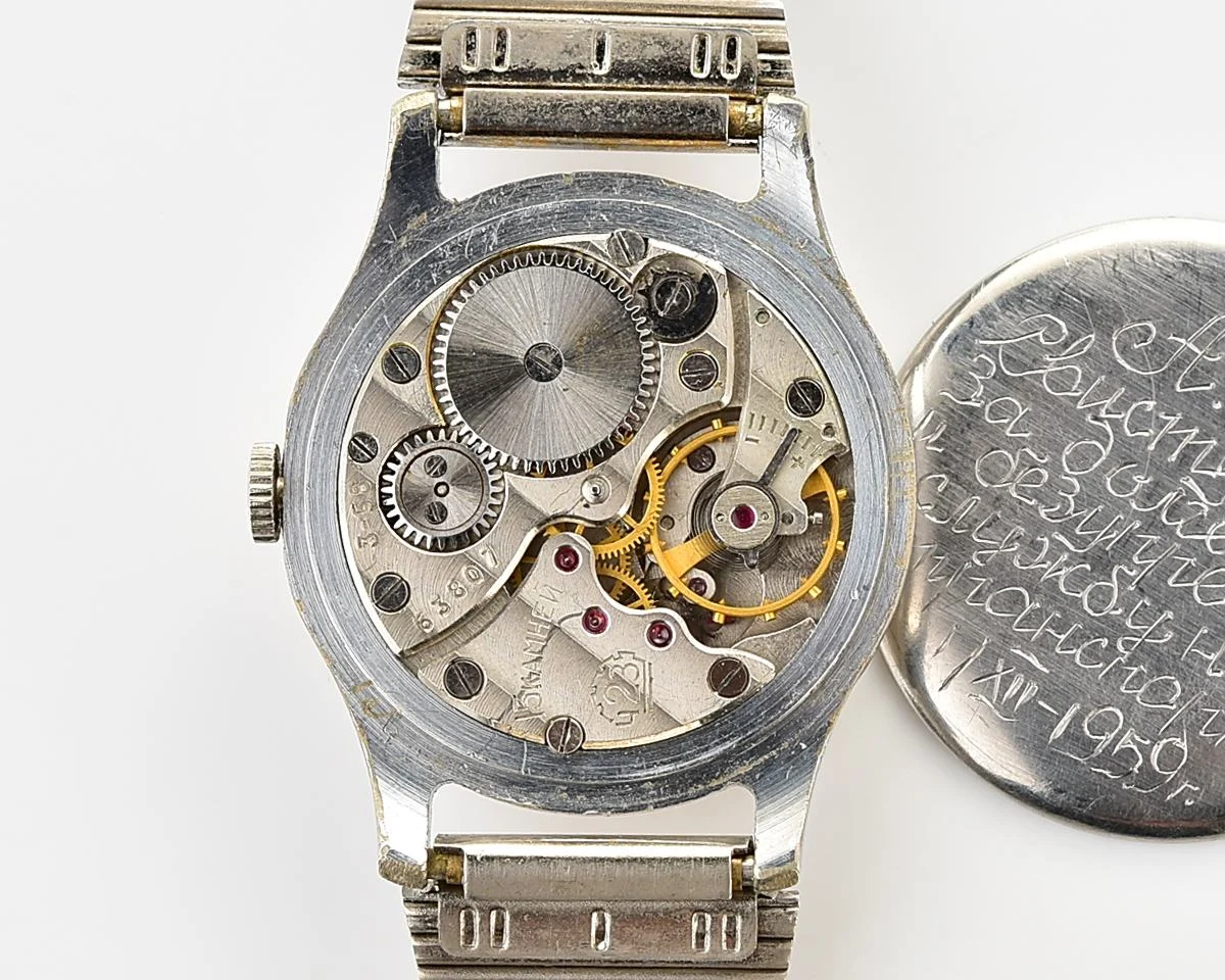 Vintage Soviet mechanical Pobeda watch, 2MChZ from 3rd quarter 1958!