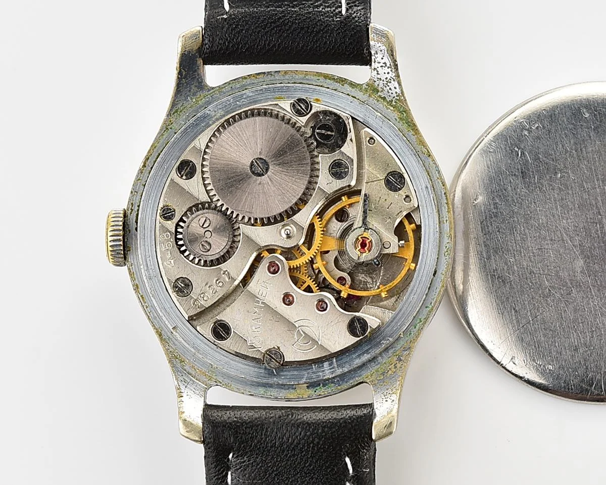 Excellent Soviet vintage mechanical Pobeda watch, 2MChZ from 4th quarter 1958!