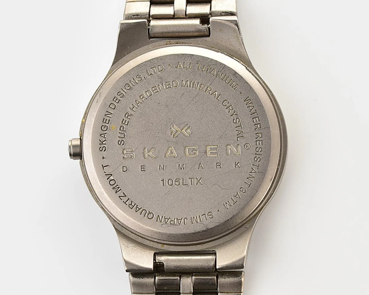 Vintage Skagen Slimline Titanium – Charcoal Sunburst Date Quartz from the Early 2000s