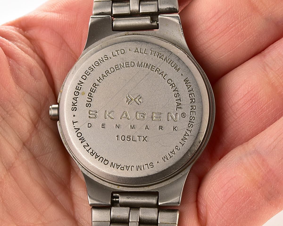 Vintage Skagen Slimline Titanium – Charcoal Sunburst Date Quartz from the Early 2000s
