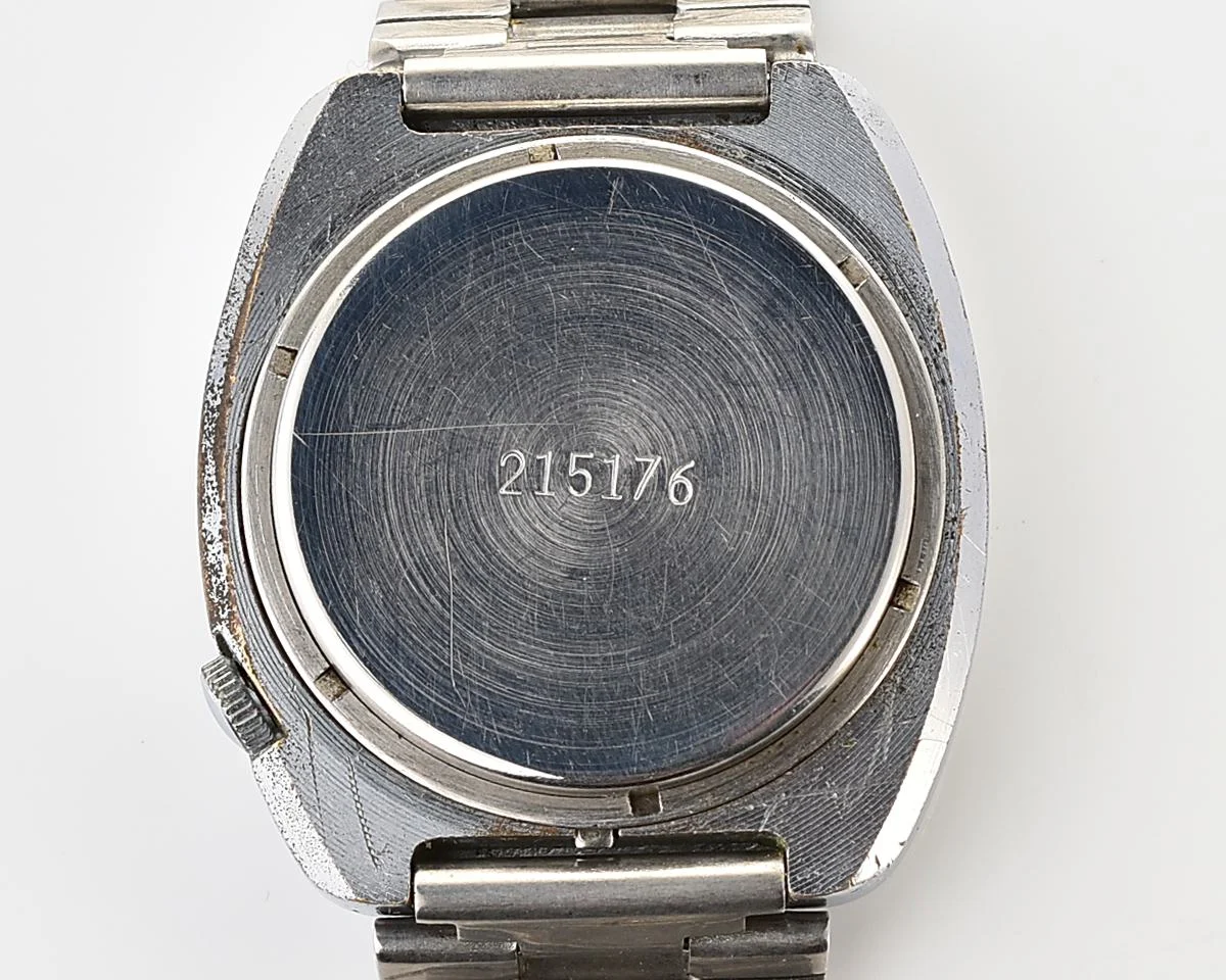 Large Soviet Poljot 3050 vintage wristwatch with quartz movement
