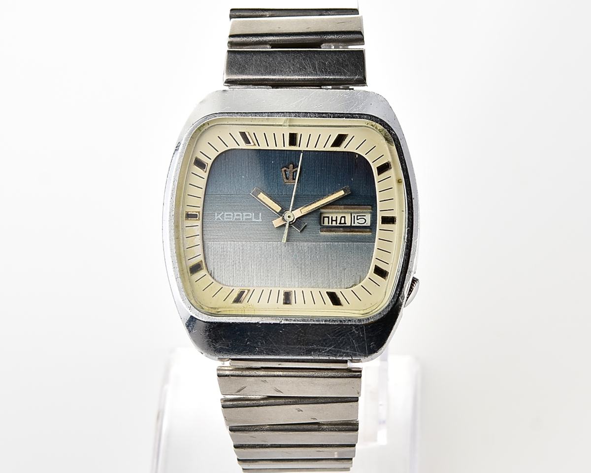 Large soviet POLJOT 3050 vintage wristwatch with automatic quartz movement