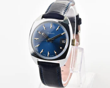 Excellent Soviet Raketa vintage mechanical wristwatch