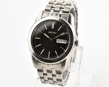 Vintage Seiko Stainless Steel Day-Date Quartz - Sleek Neo-Vintage Daily Wearer