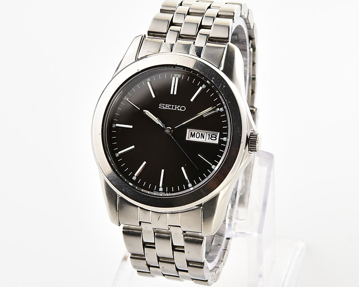 Vintage Seiko Stainless Steel Day-Date Quartz - Sleek Neo-Vintage Daily Wearer