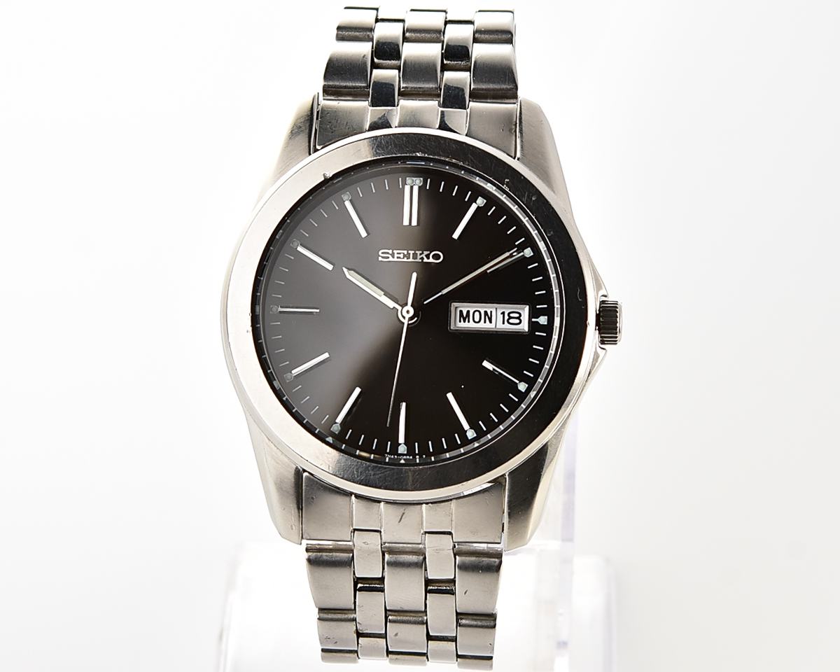 Vintage Seiko Stainless Steel Day-Date Quartz - Sleek Neo-Vintage Daily Wearer