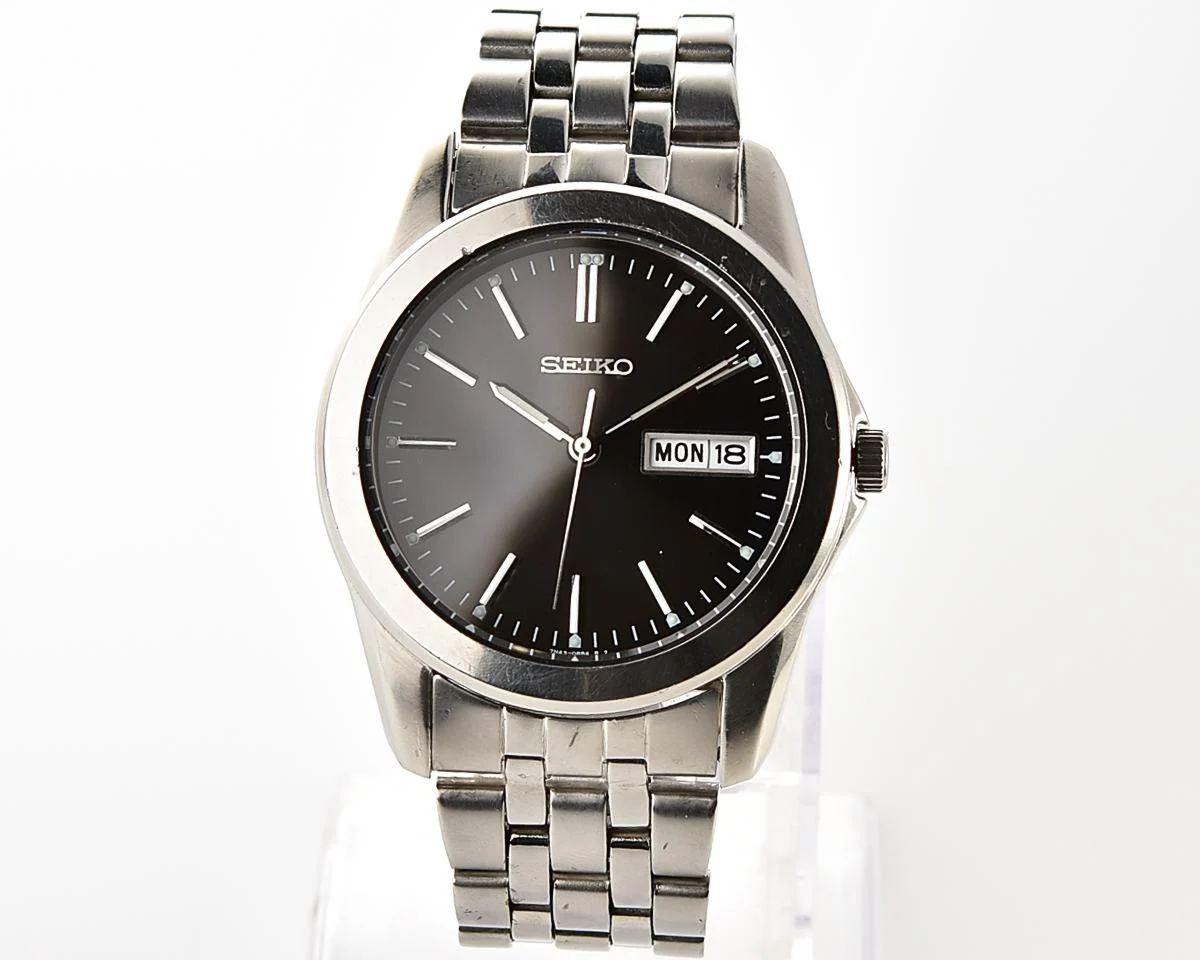 Vintage Seiko Stainless Steel Day-Date Quartz - Sleek Neo-Vintage Daily Wearer