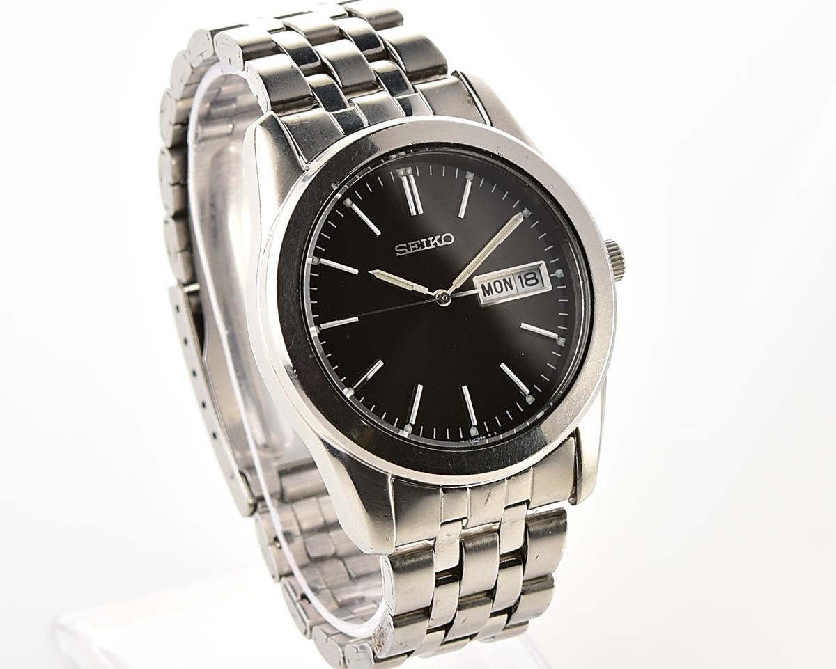 Vintage Seiko Stainless Steel Day-Date Quartz - Sleek Neo-Vintage Daily Wearer