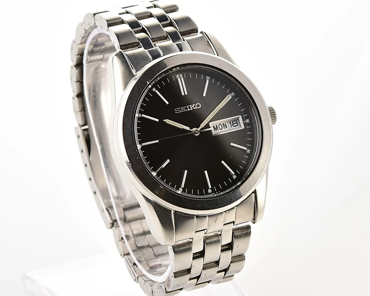 Vintage Seiko Stainless Steel Day-Date Quartz - Sleek Neo-Vintage Daily Wearer