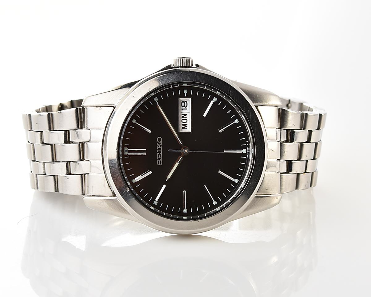 Vintage Seiko Stainless Steel Day-Date Quartz - Sleek Neo-Vintage Daily Wearer