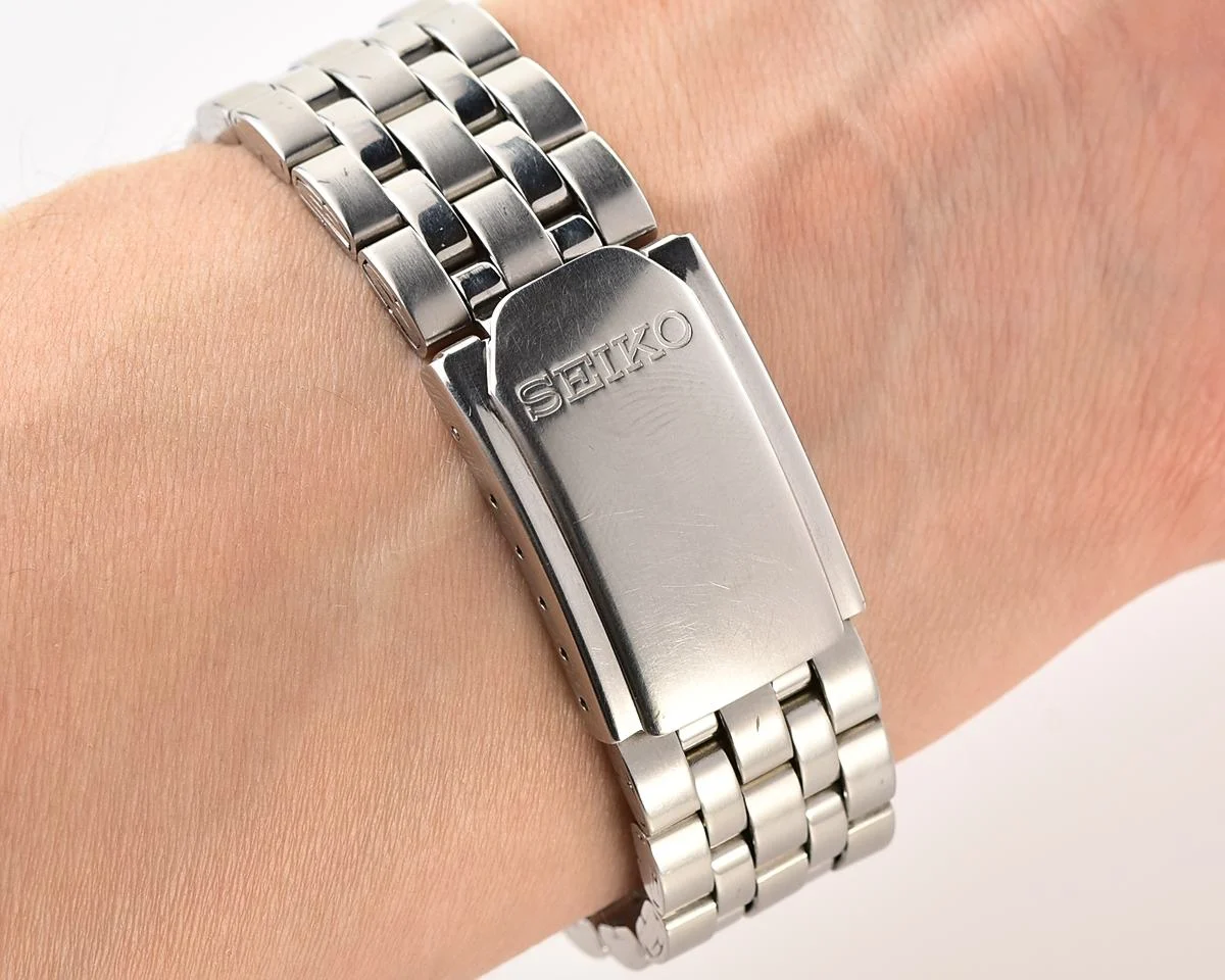 Vintage Seiko Stainless Steel Day-Date Quartz - Sleek Neo-Vintage Daily Wearer