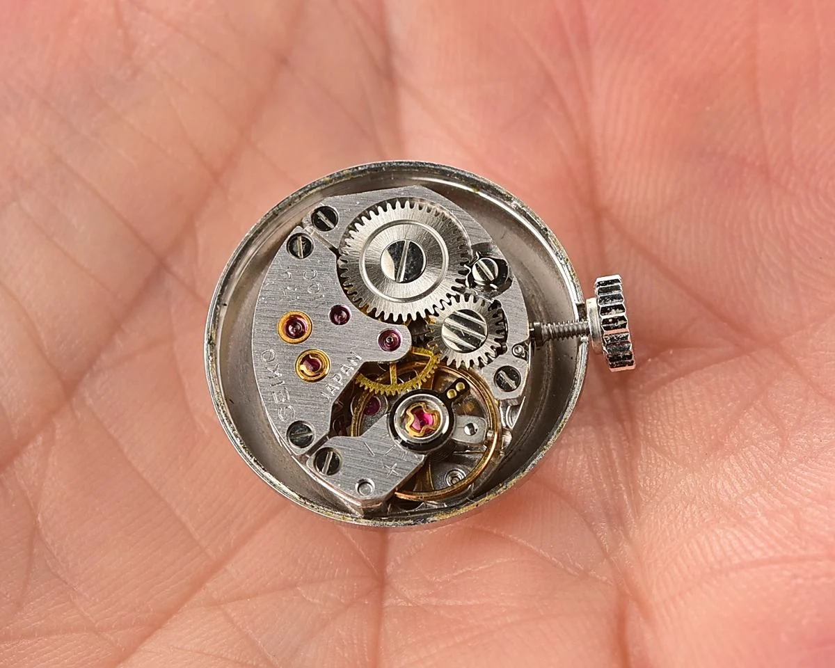Vintage Seiko Ring Watch – Silver Faceted Dial from November 1968