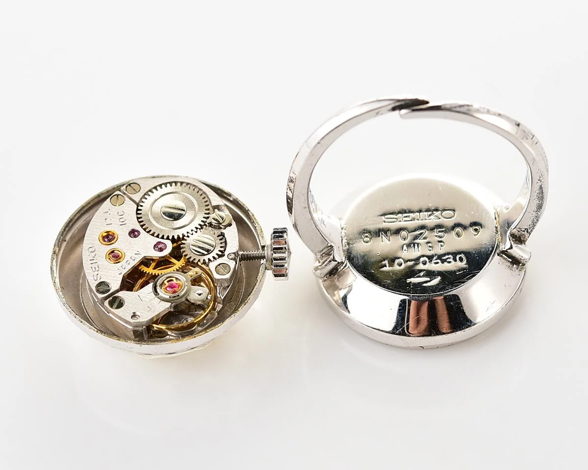 Vintage Seiko Ring Watch – Silver Faceted Dial from November 1968