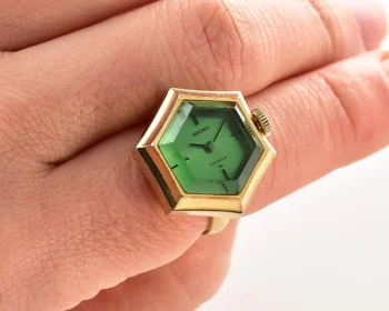 Vintage Seiko Ring Watch – Hexagonal Green Dial from November 1975