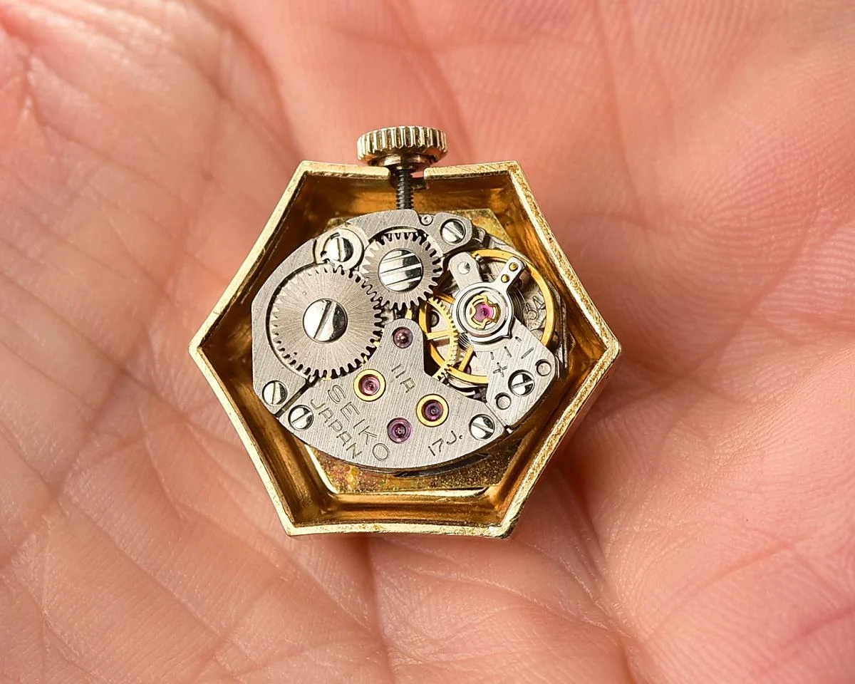 Vintage Seiko Ring Watch – Hexagonal Green Dial from November 1975
