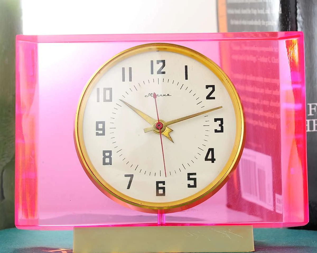 watch Molnija table clock pink block 18110-SCS_0667