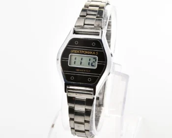 Digital vintage USSR wristwatch Electronika-5 with stainless steel bracelet for ladies