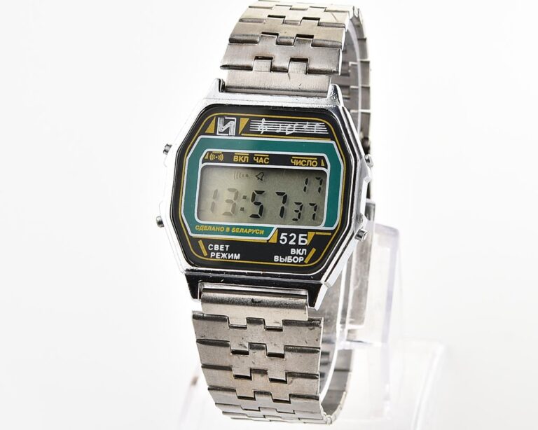 Digital vintage USSR wristwatch Electronika 52B - with two melodies & intermittent signal